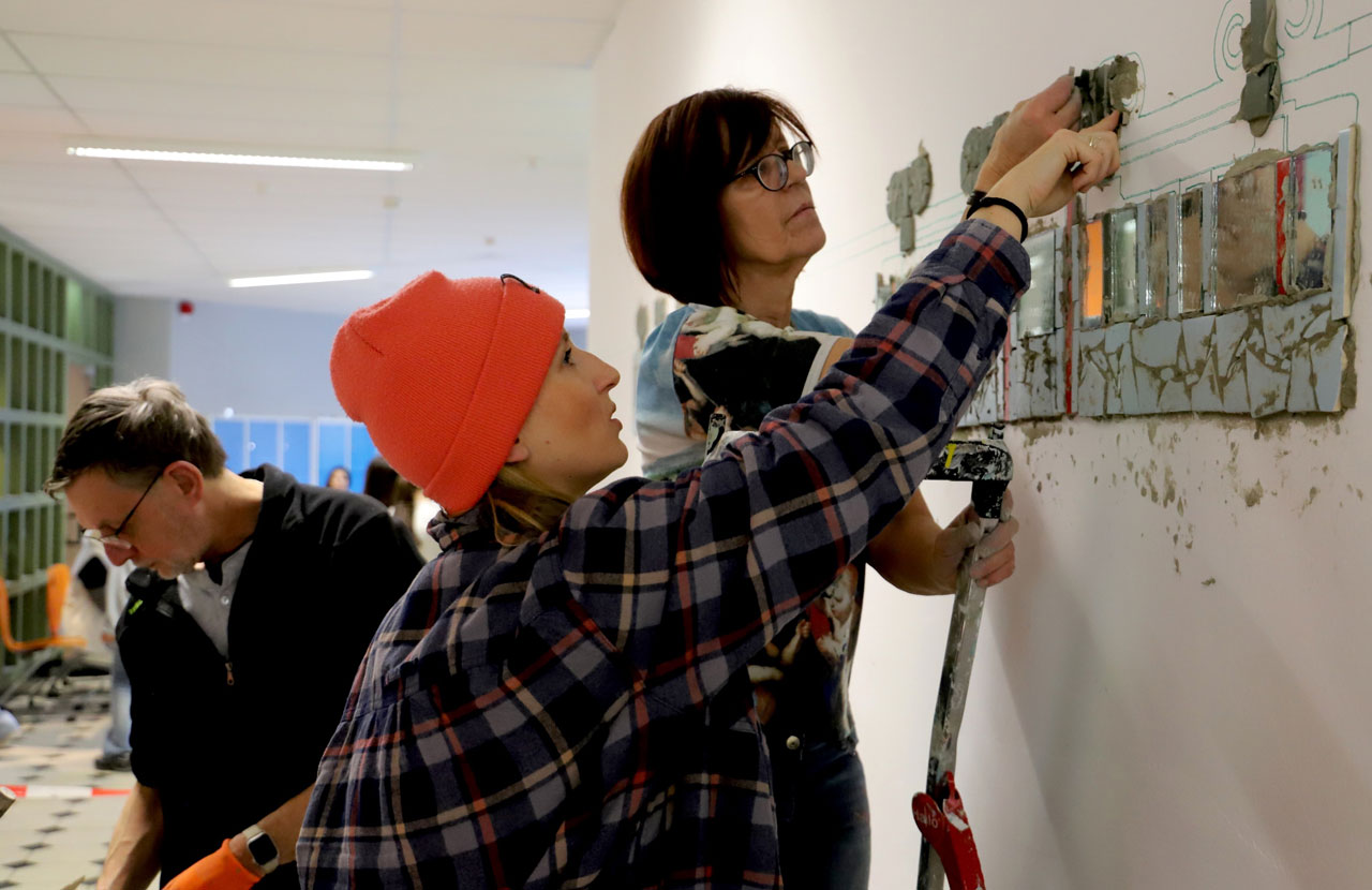 Schwebebahn-Mosaik ist fertig