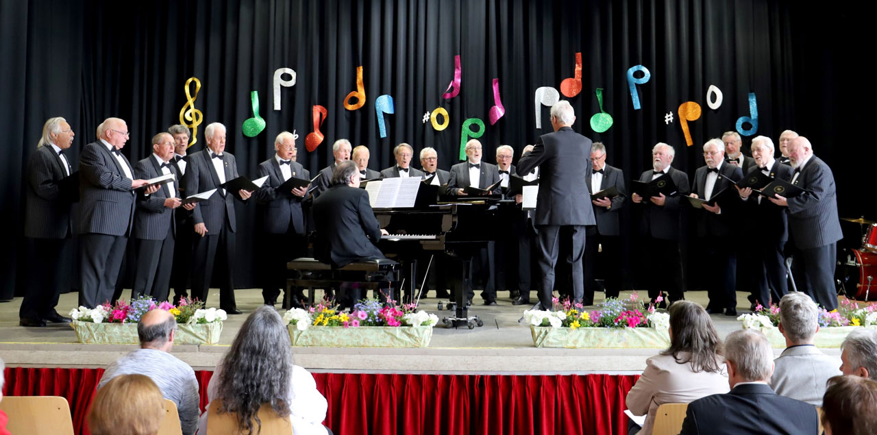 Volles Haus im CVJM-Saal