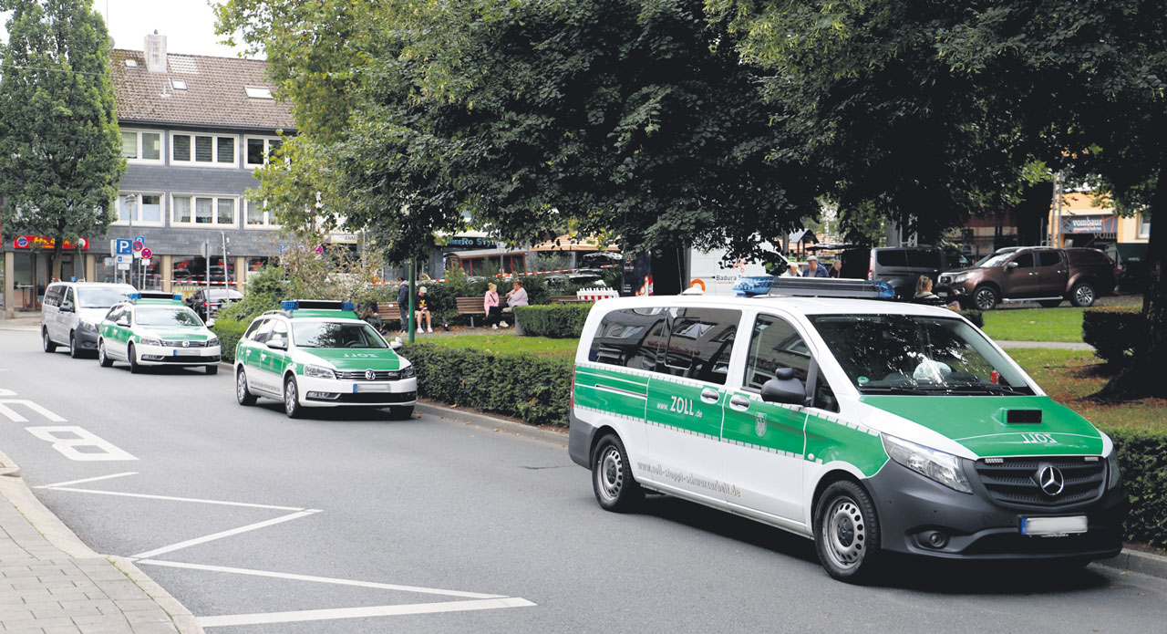 Zoll prüfte Läden in Ronsdorf