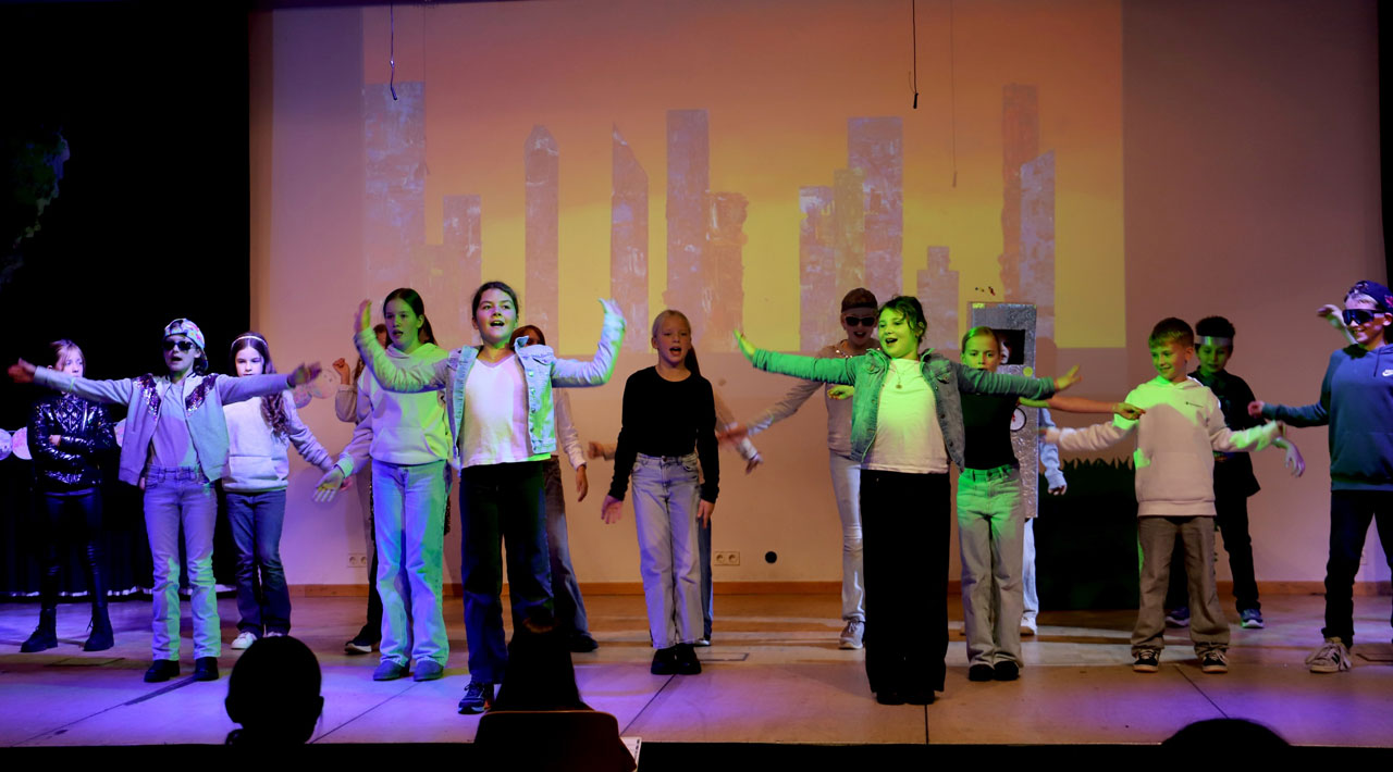 Tolle Musical-Show der Fünften Klassen Tolle Musical-Show der Fünften Klassen