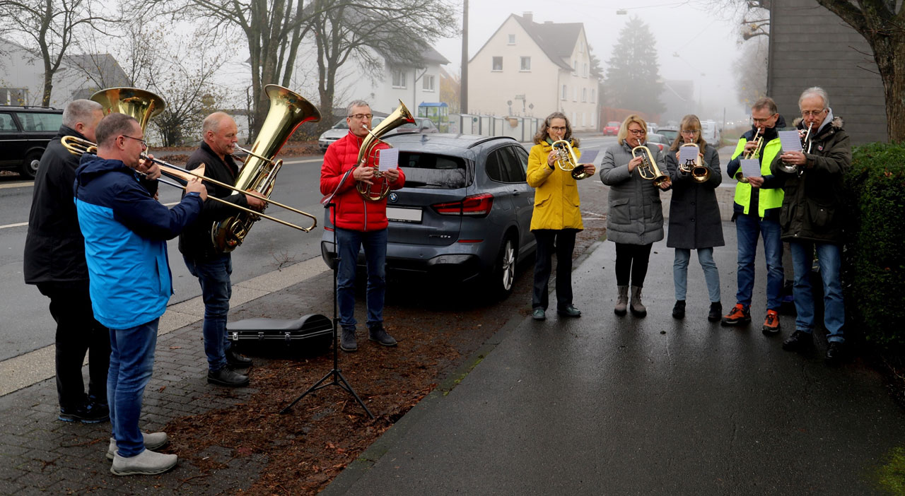Volkstrauertag auf der Linde Volkstrauertag auf der Linde