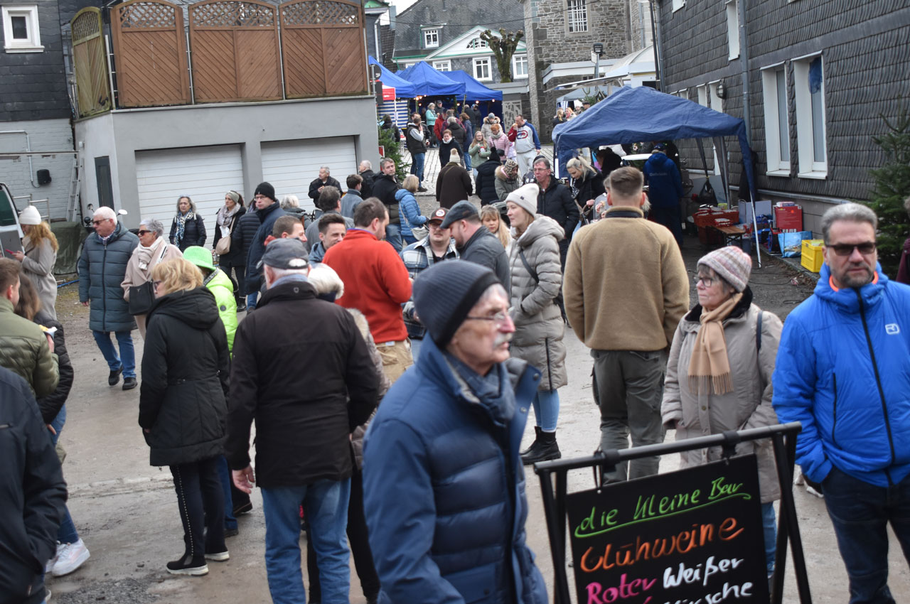 Weihnachtsmarkt in Lüttringhausen Weihnachtsmarkt in Lüttringhausen